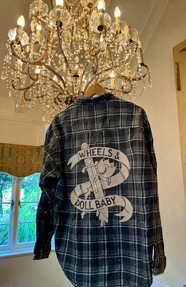 Vintage Flannel - original logo print  - Number 18 - Size - Medium
