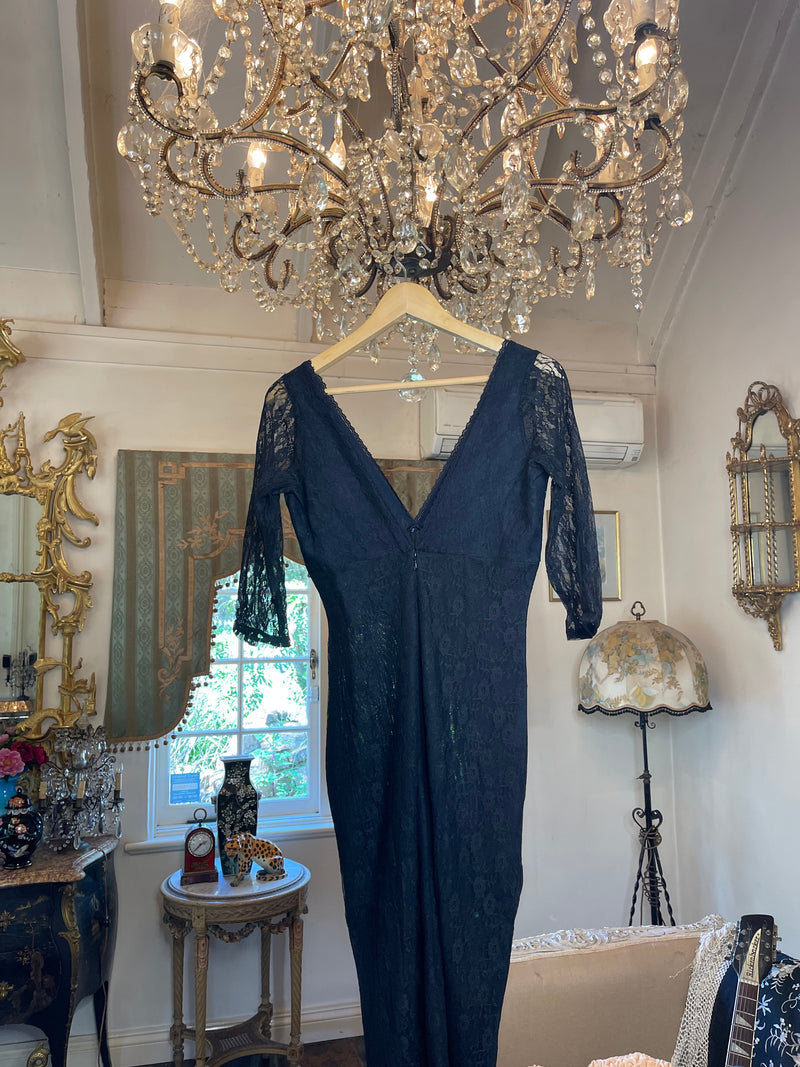 Garage Sale Fifi Lace dress Used once in photo Shoot size 8