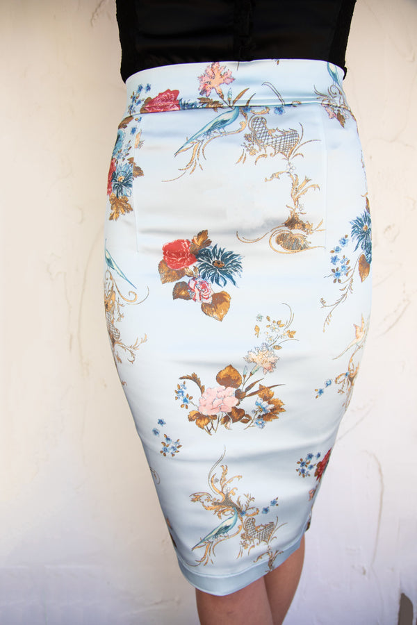 The Le Chic Pencil Skirt - La Mayfair Affair